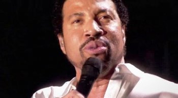 Lionel Richie -  Live His Greatest Hits And More (2008) DVDRip